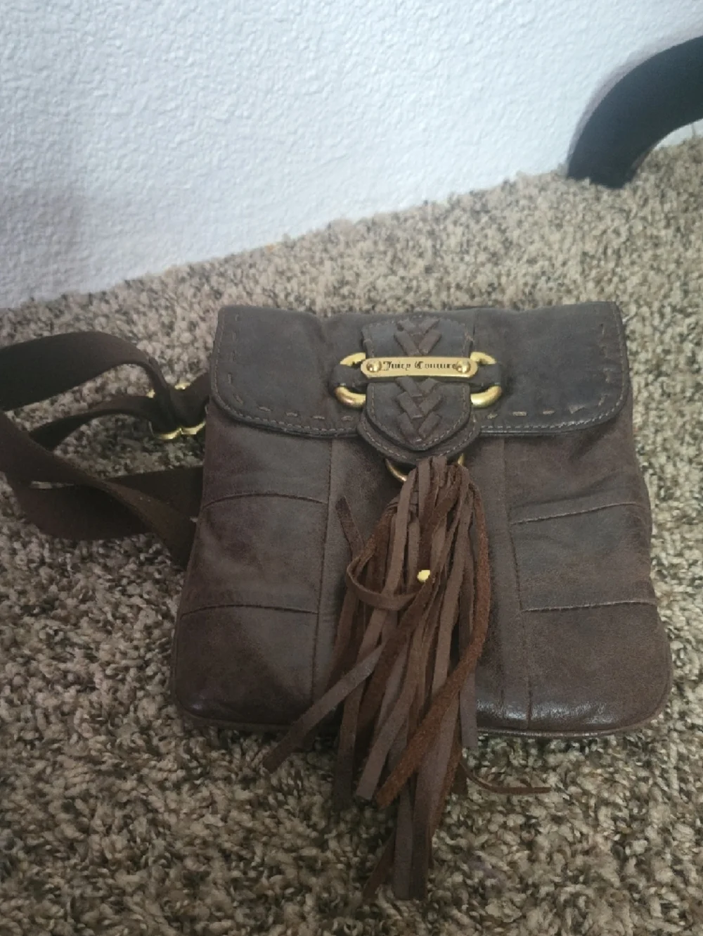 Juicy Couture Vintage Dark Brown Leather W/ Gold Hardware Crossbody Bag (EUC)✨️